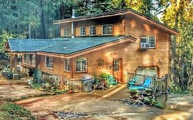 A Lovely Cabin House At Way Woods Retreat With Outdoor Hot Tub! - By Sacred Hub Mgmt